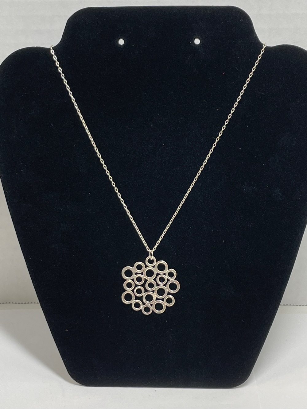 Sterling Silver Necklace 16" Chain W/Interconnected Circles Cluster Pendant 6.8g